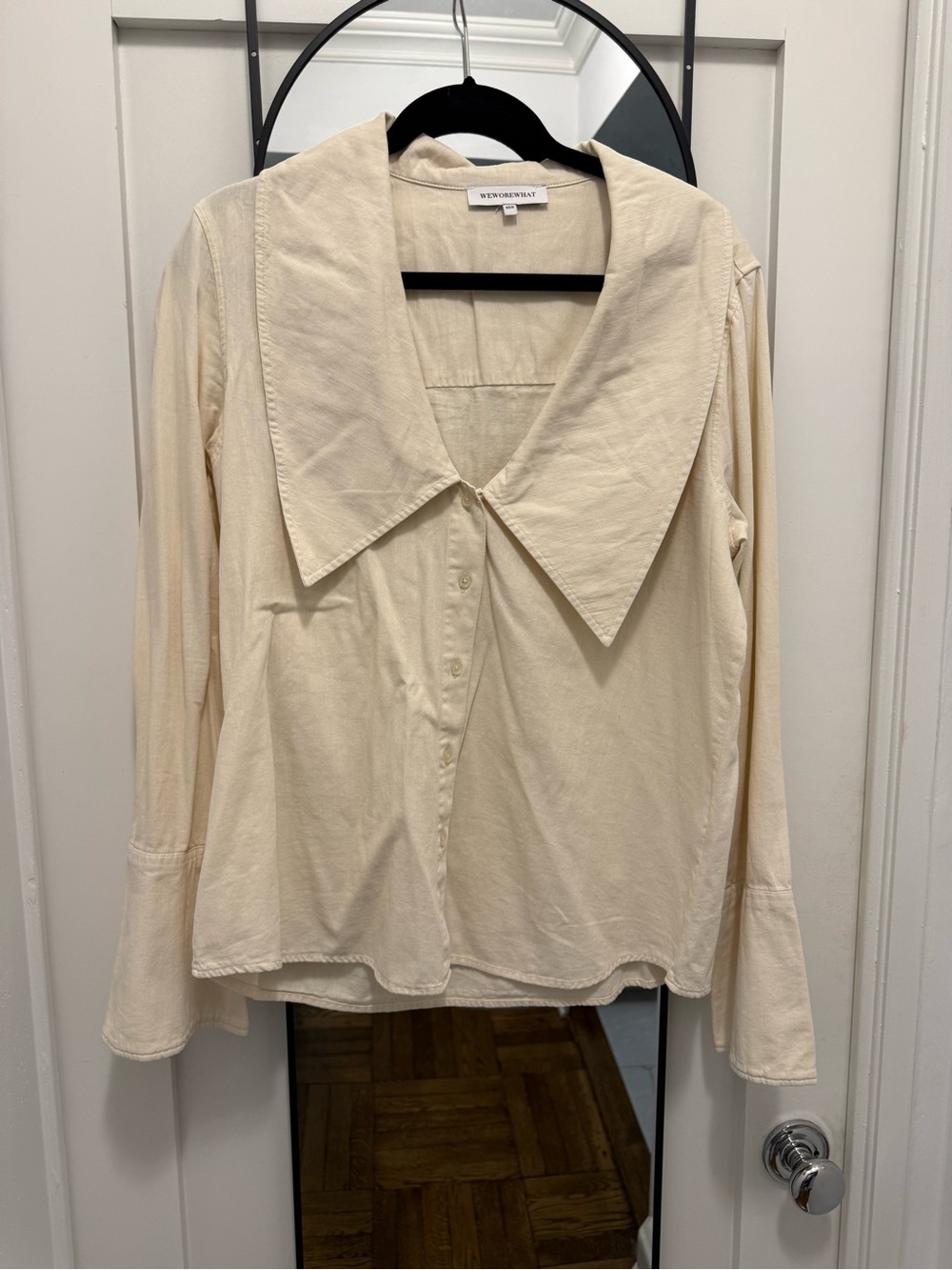 WeWoreWhat Dani Shirt in Ivory 🤍 - Picture 2 of 8